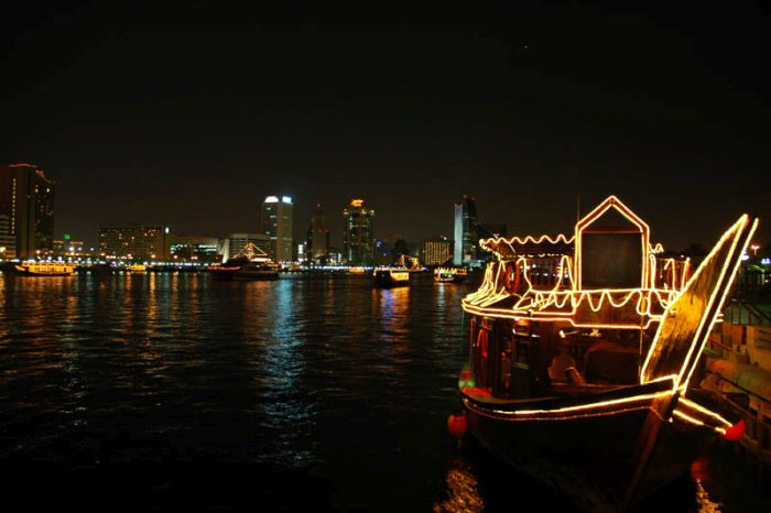 Dhow Cruise in Abu Dhabi